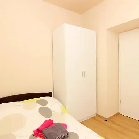 Dream Apt Split